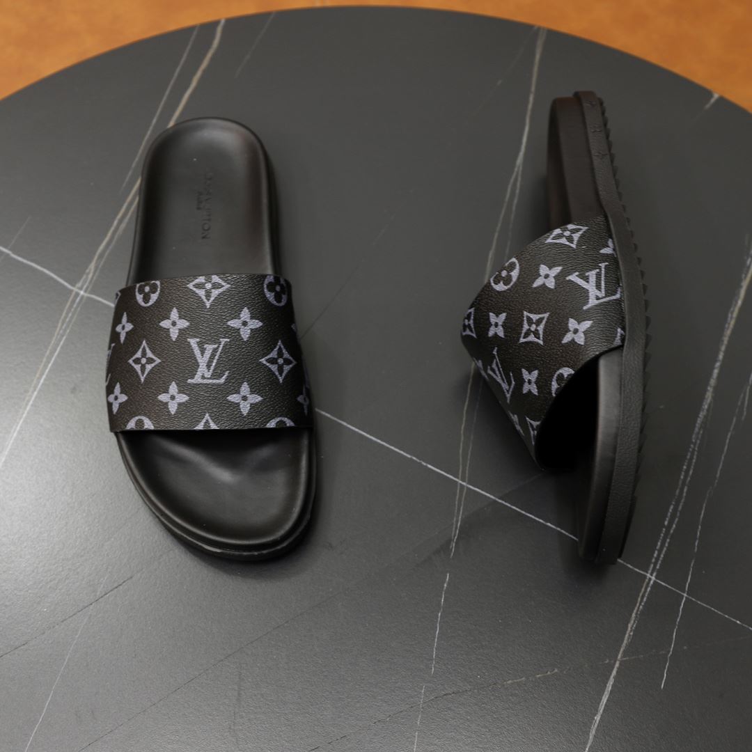 Louis Vuitton Slippers